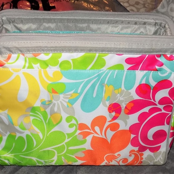 Beauty Bundle - Picture 3 of 3